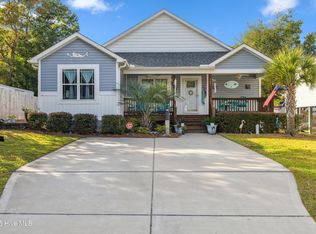 147 Ne 11th Street, Oak Island, NC 28465