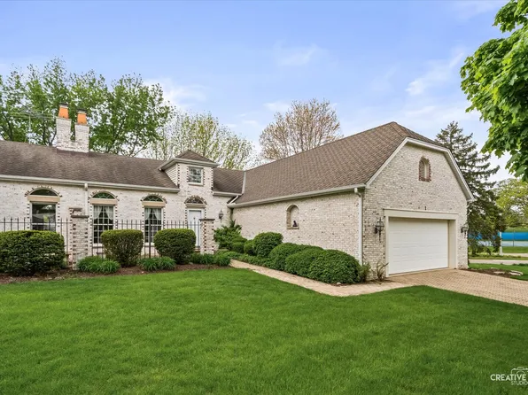 1 Glengarry Ln, Sugar Grove, IL 60554