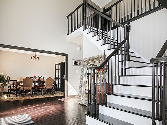 3rd image of 11711 Creekview Ct