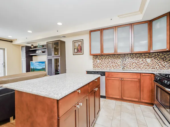 1689 East 21st Street image 13 of 32