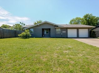 711 Shelmar Dr, Euless, TX 76039