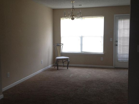 3rd image of 316 Goldenrod Dr