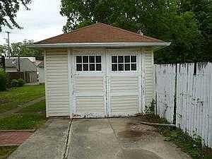1 Car Garage