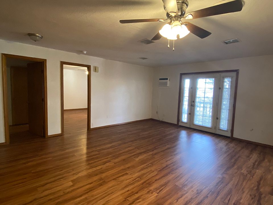 1st image of 1711 1st St S #5