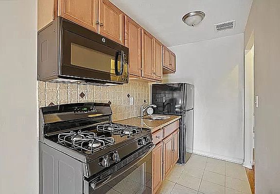 5th image of 1912 3rd Ave APT 3C