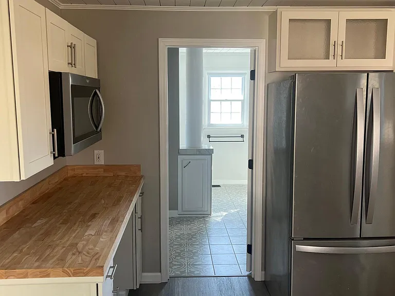 2751 Everett St — Photo 13