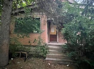 3220 N 30th St, Milwaukee, WI 53216