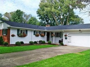 31306 Tuttle Dr, Bay Village, OH