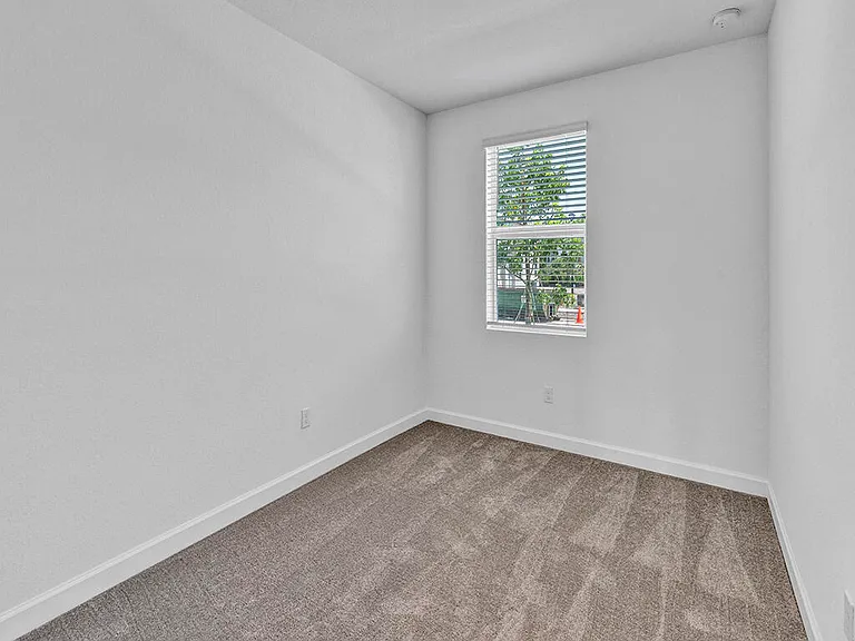 380 SE Crossoak Ln — Photo 19