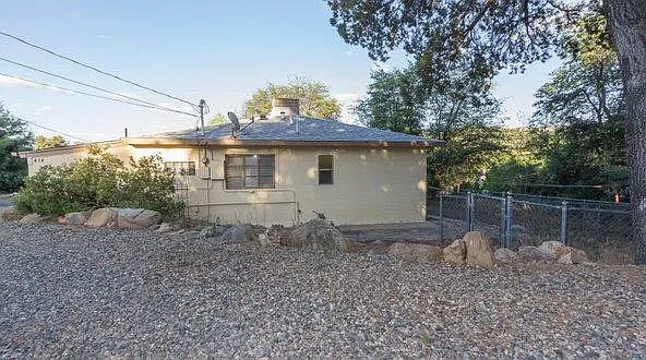 2 bed, 914 sqft, $1,995 — Photo 3