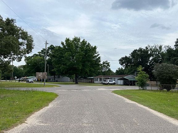 4th image of 590 Teleran St