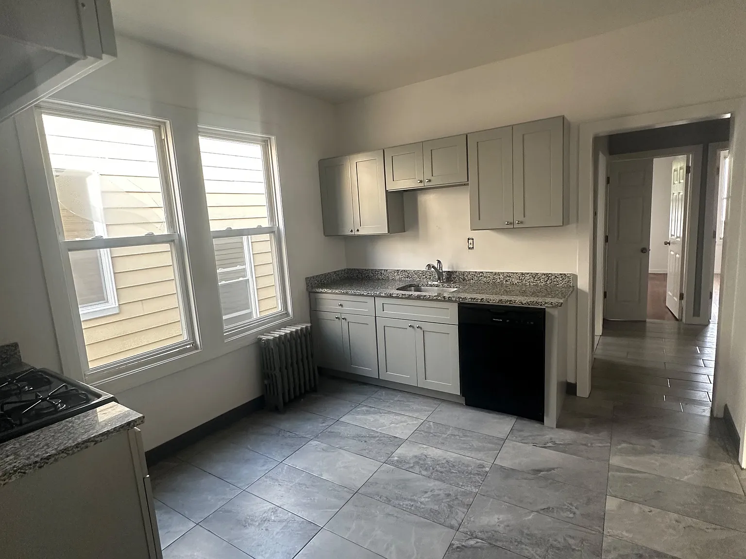 3 bed, 1900 sqft, $2,100 — Photo 4