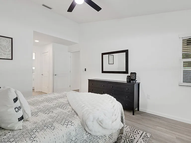 606 Marcus St #26 — Photo 22