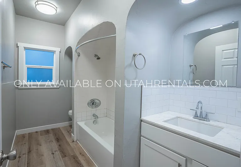 87 N Center St #1 — Photo 8