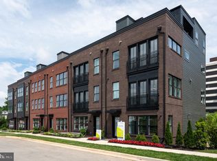 5923 Stonehenge Pl, Rockville, MD 20852