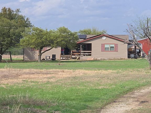 3rd image of 1189 Ben Milam Rd