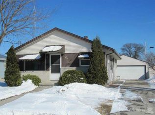 1259 S 32nd St, Manitowoc, WI 54220