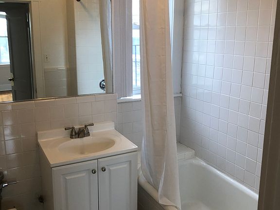 5th image of 121 Park Dr APT 27