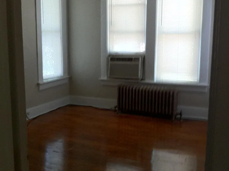 1733 Poplar Ave #3 — Photo 3