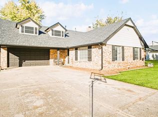 8225 Willow Creek Blvd, Oklahoma City, OK 73162