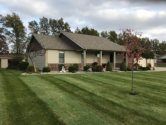 3rd image of 10343 Country Acres Dr