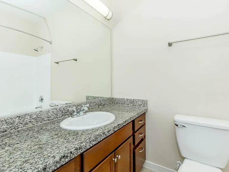 Vineyards at Palm Desert Apartment Homes — Photo 82