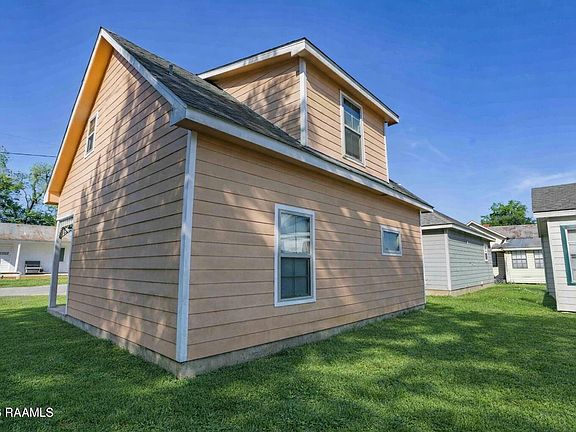 3rd image of 259 Chatrian St