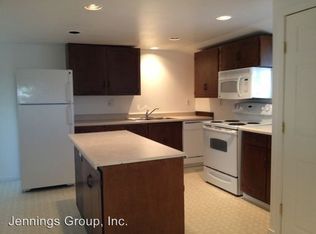 395 S 4th St APT 3, Harrisburg, OR 97446