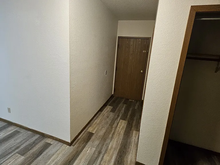 483 Loras Blvd #8 — Photo 5