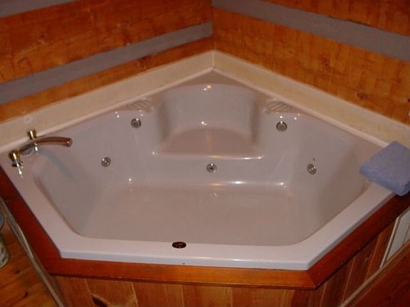 Master Bath whirlpool