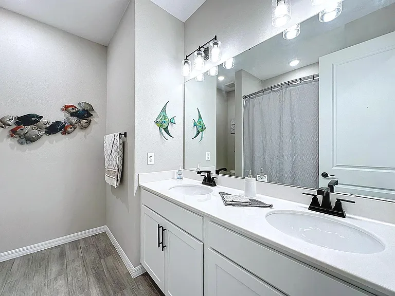 1042 Heirloom Dr — Photo 15