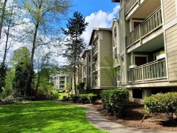 7711 NE 175th St Unit E201, Kenmore, WA 98028