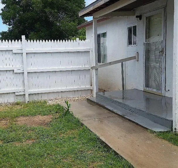2306 Iowa St #3 — Photo 8