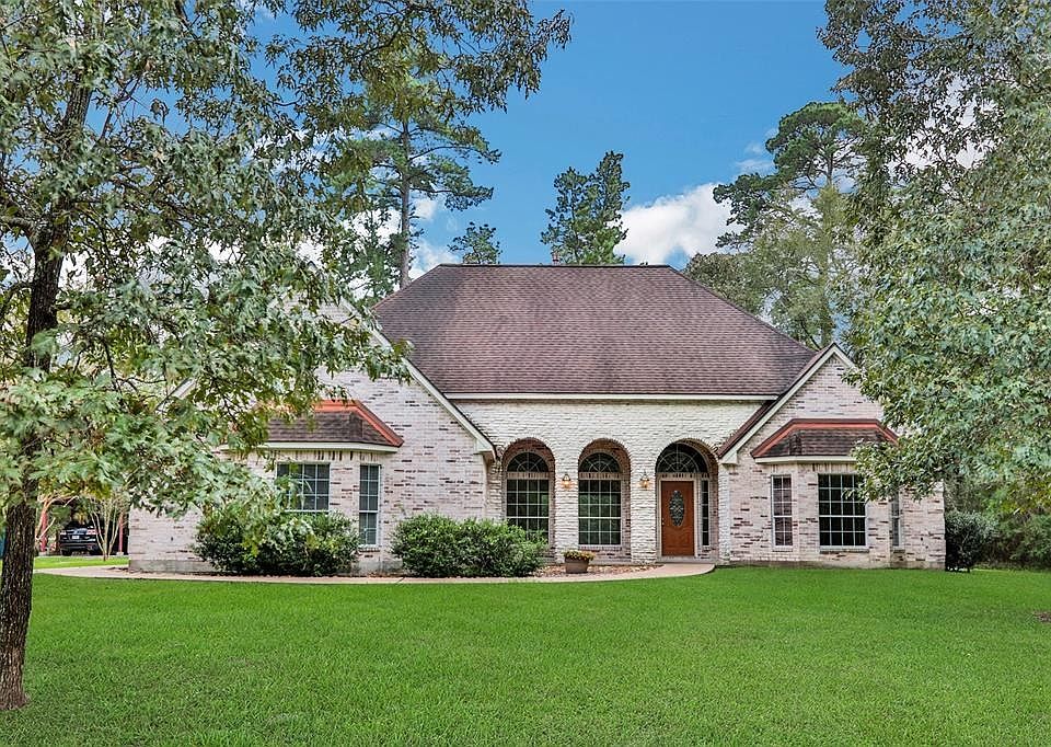 1st image of 40215 Garwood Ct