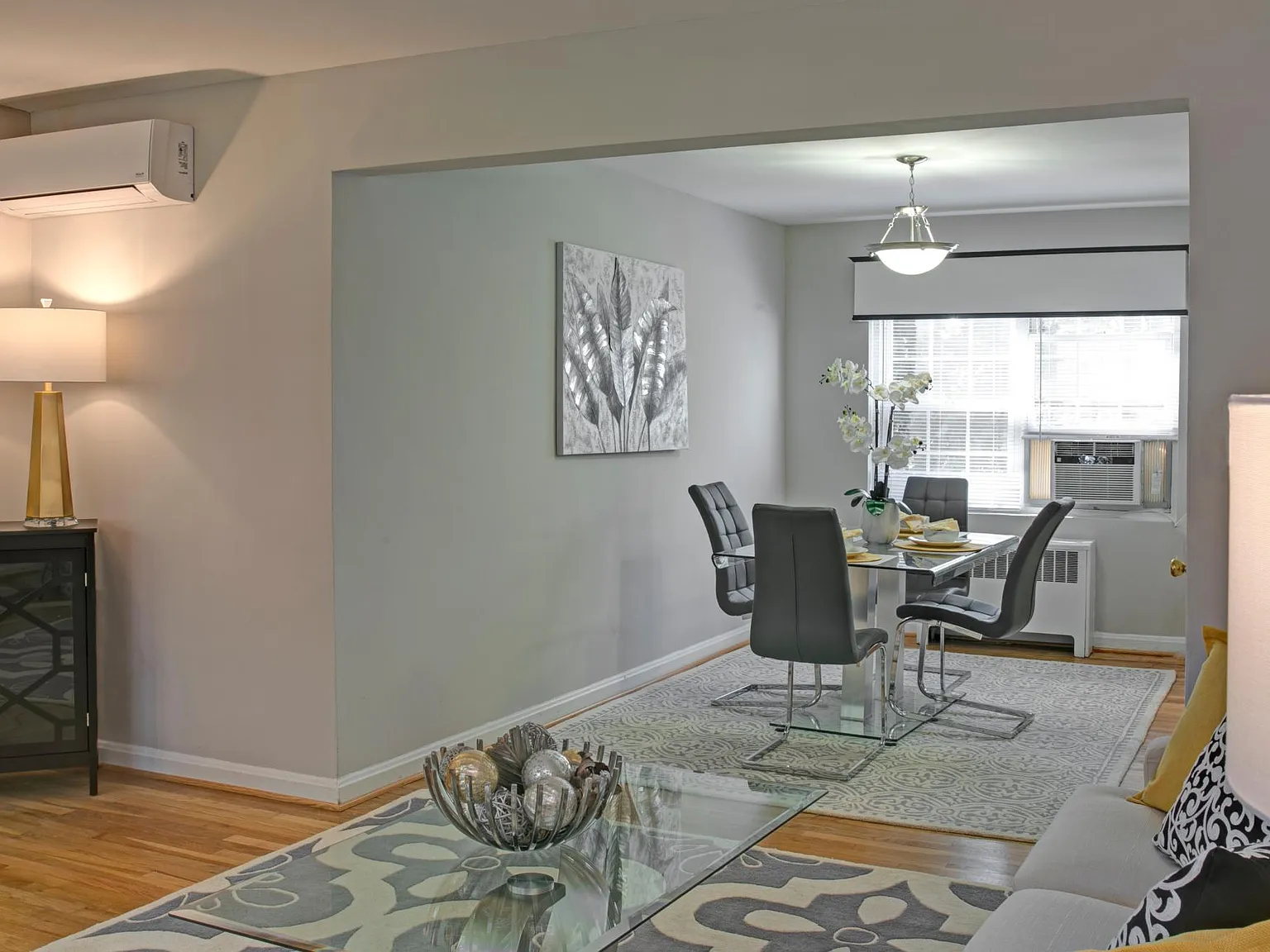 Lloyd Apartments — Photo 4