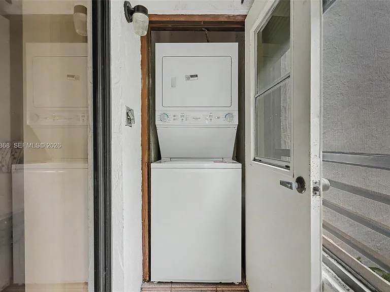 1410 Sheridan St #12I — Photo 17