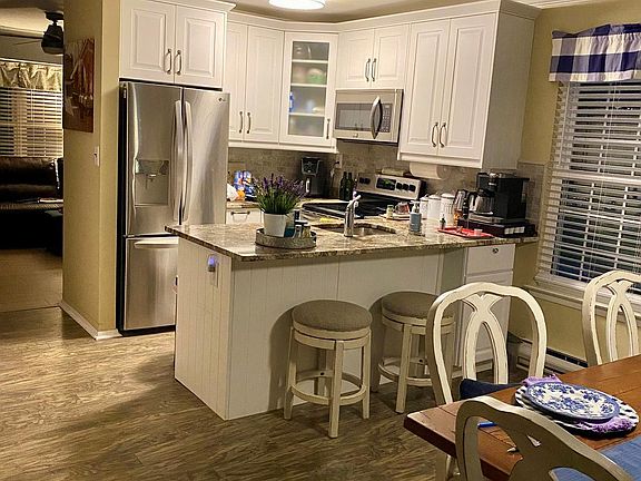 2nd image of 472A Darwen Drive