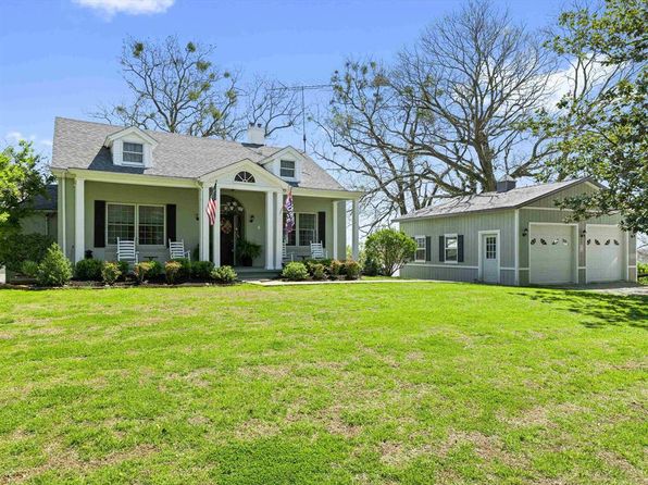 323 S 2nd St, Rockport, IN 47635