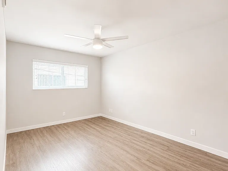 4195 S Garth Ave #6 — Photo 4