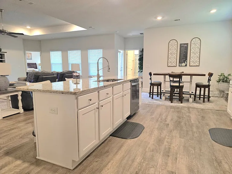8055 Silver Maple Dr — Photo 3