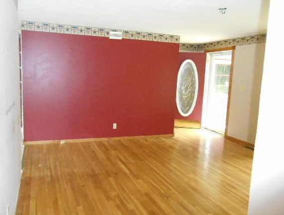 4th image of 1124 N Lake Terrace Dr