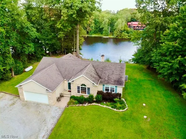 17650 Leggett Rd, Montville, OH 44064