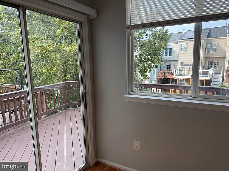 21779 Brondesbury Park Ter — Photo 16