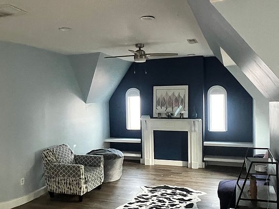 3rd image of 3010 Melrose Ave #3