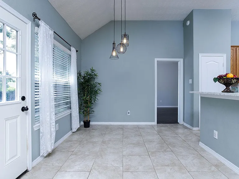 28610 Hidden Cove Dr — Photo 8