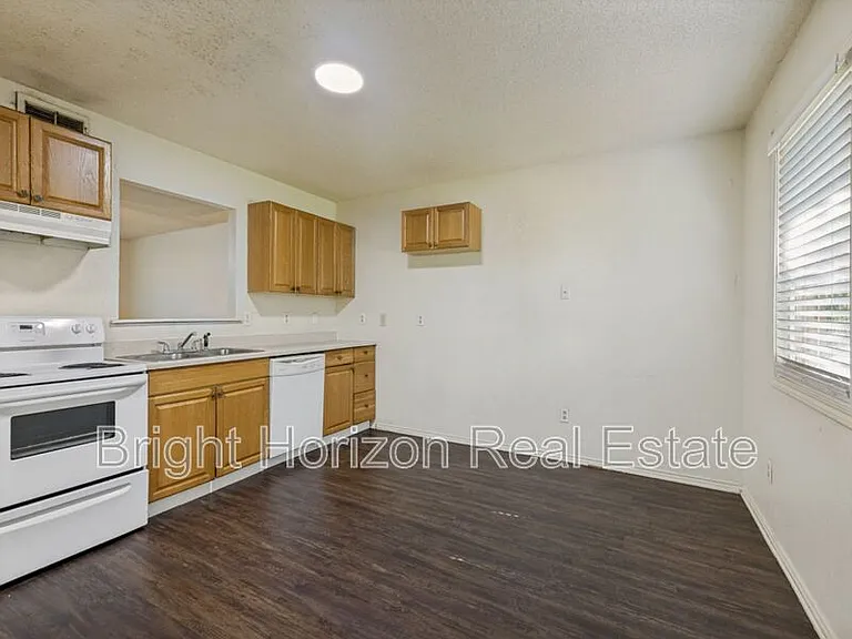 1408 Arvel Cir #C — Photo 5