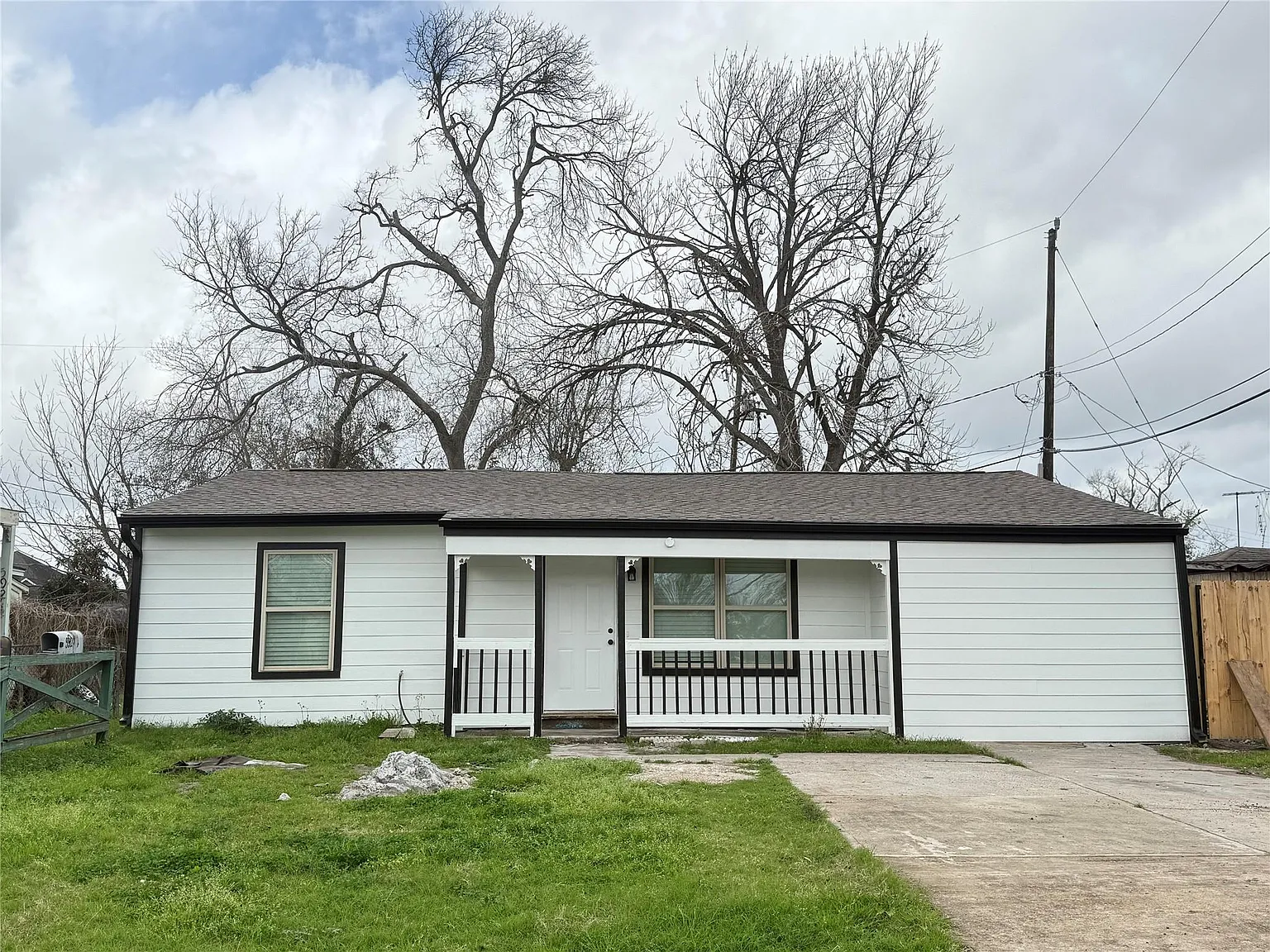 3 bed, 1.5 bath, 1774 sqft, $1,600 — Photo 1