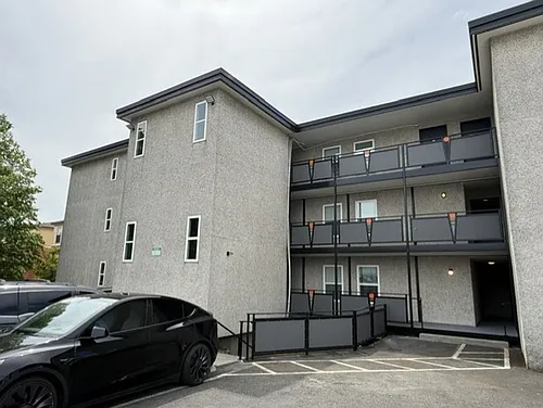 2512 Bayview Apartments Photo 1