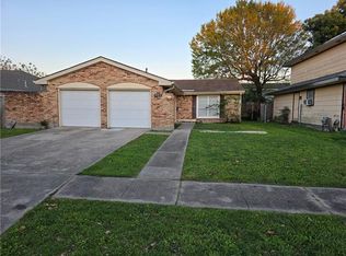 469 Lynnmeade Rd, Gretna, LA 70056