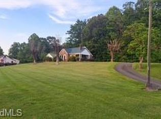 3391 Asbury Rd, Mount Airy, NC 27030